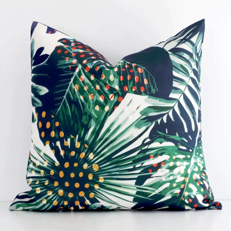 A superior linen colourful cushion cover yielding a tropical style and in a classy square shape.